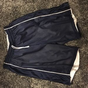 Reversible basketball shorts